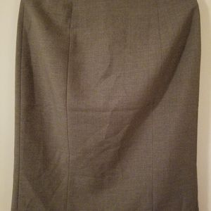 Pencil skirt below knee